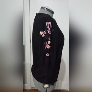 Roz & Ali Black Knit Top